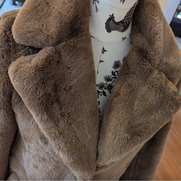 Faux Fur Coat NWT - Picture 6 of 6